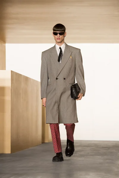 Look 42